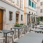 The Heart Of Piazza Unita Apartman *